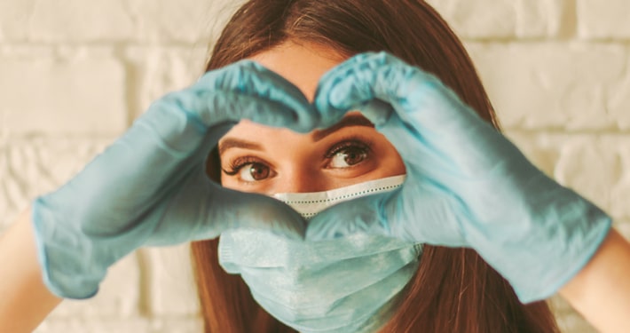 doctor with gloves and face mask